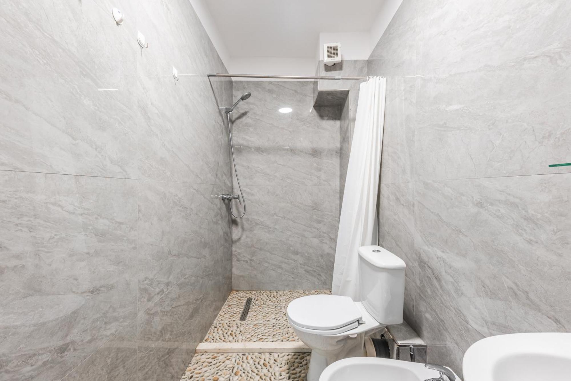 Sisi'S Apartments-Tirana City Center מראה חיצוני תמונה