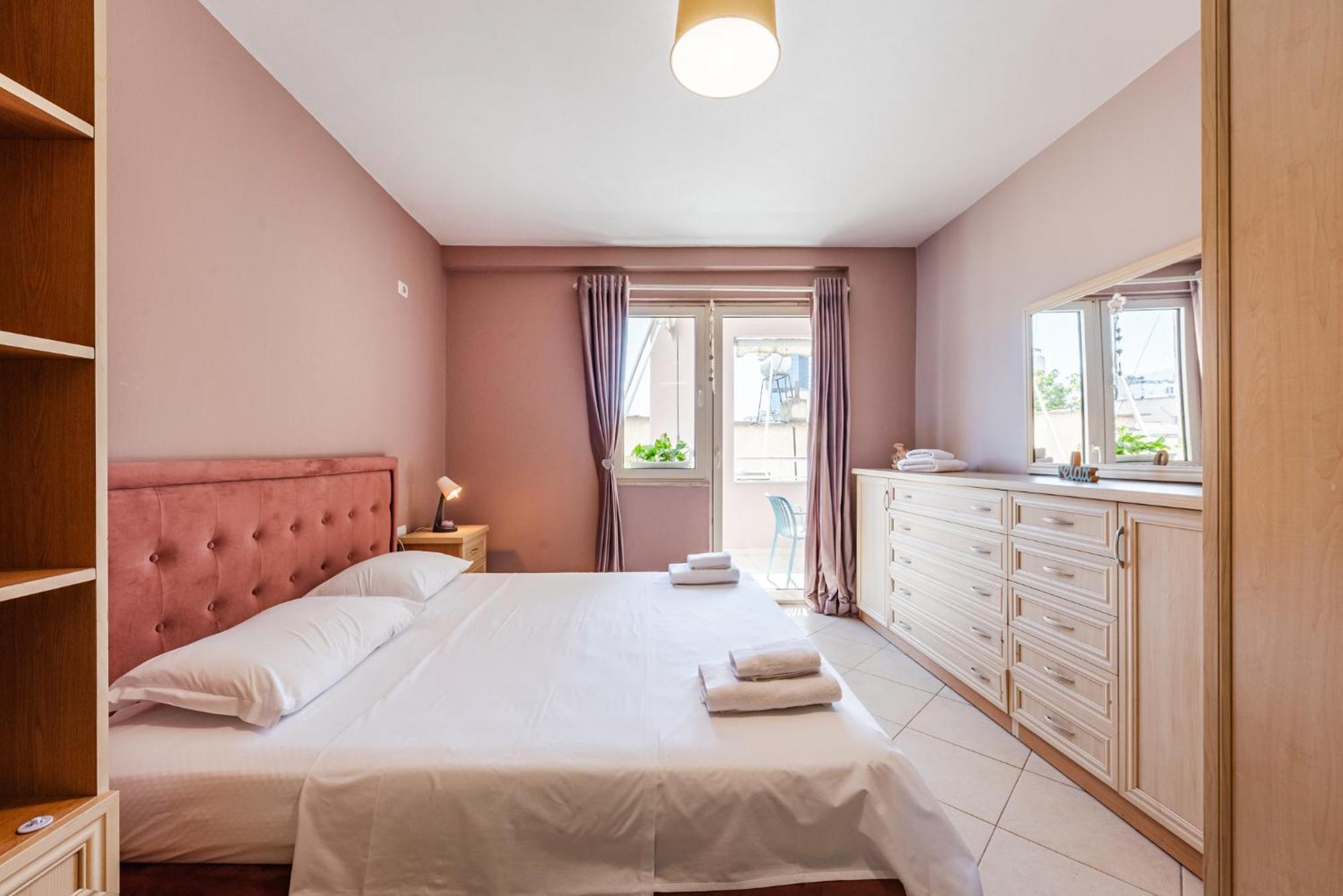 Sisi'S Apartments-Tirana City Center מראה חיצוני תמונה