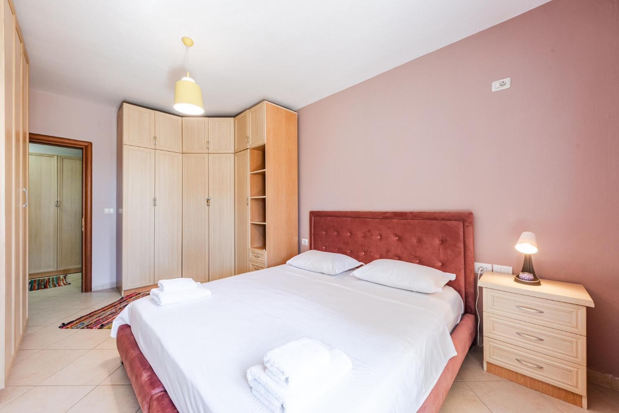 Sisi'S Apartments-Tirana City Center מראה חיצוני תמונה